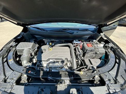 New 2025 Chevrolet Equinox ACTIV w/ Safety and Technology Package image 30