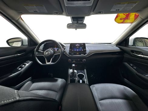 Used 2023 Nissan Altima 2.5 SV FWD image 13