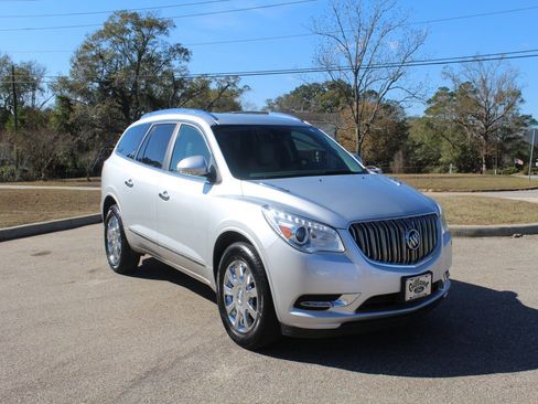 Used 2017 Buick Enclave Premium image 2