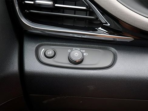 New 2026 Buick Envista Avenir image 15