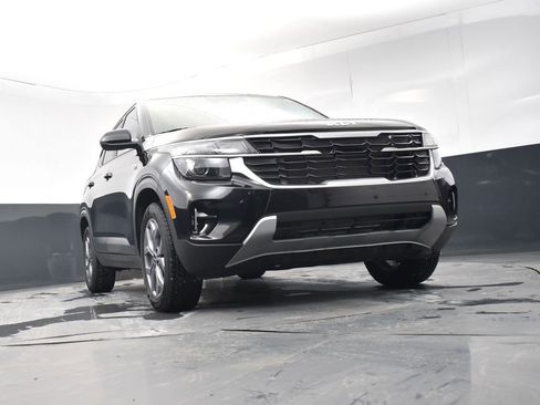 Used 2024 Kia Seltos LX image 29