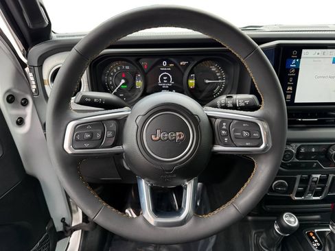 Used 2024 Jeep Wrangler Unlimited Sahara AWD/4WD image 12