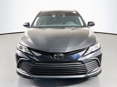 Used 2021 Toyota Camry LE image 2