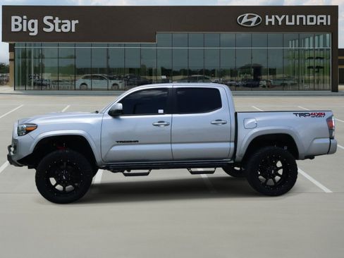 Used 2023 Toyota Tacoma TRD Sport AWD/4WD image 2