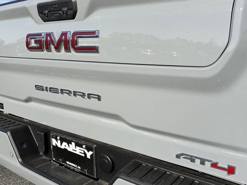 Used 2025 GMC Sierra 2500 AT4 w/ AT4 Premium Plus Package AWD/4WD image 37