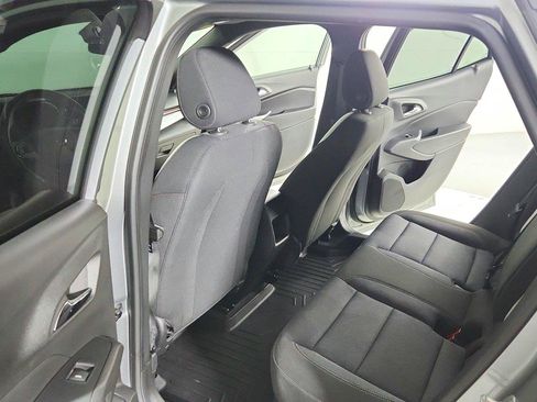 Used 2024 Chevrolet Trax RS FWD image 22