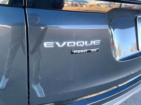 Used 2020 Land Rover Range Rover Evoque SE image 31
