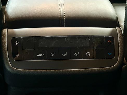 Used 2023 Nissan Pathfinder SL image 26