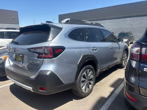 Used 2025 Subaru Outback Touring XT AWD/4WD image 3