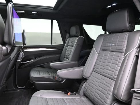 Used 2026 Cadillac Escalade Platinum Sport w/ LPO, ONYX Package AWD/4WD image 32
