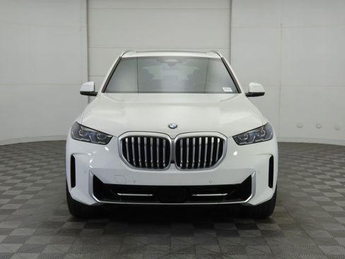 New 2026 BMW X5 xDrive40i w/ Climate Comfort Package image 2