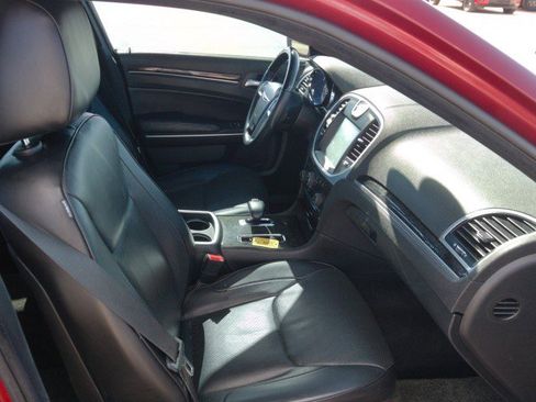 Used 2014 Chrysler 300 C AWD/4WD image 33
