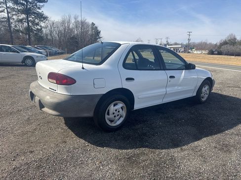 Used 1998 Chevrolet Cavalier Sedan image 10