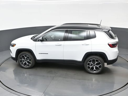 New 2026 Jeep Compass Limited image 19