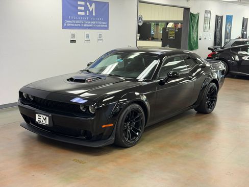 Used 2021 Dodge Challenger R/T Scat Pack RWD image 11