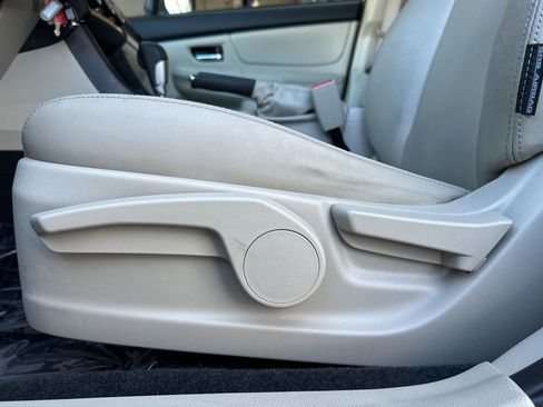 Used 2013 Subaru Crosstrek 2.0i Limited image 13