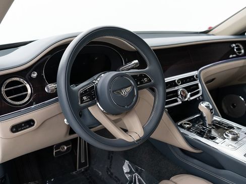 Used 2026 Bentley Flying Spur Plug-In Hybrid AWD/4WD image 14