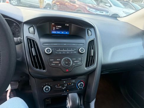 Used 2018 Ford Focus SE image 17