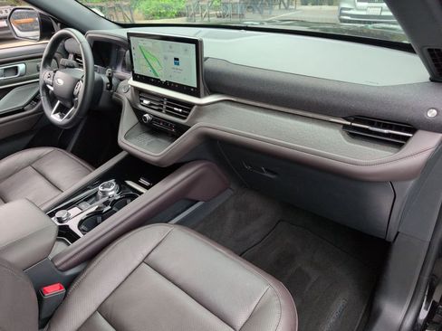 Used 2025 Ford Explorer Platinum w/ LUX Leather Package AWD/4WD image 33