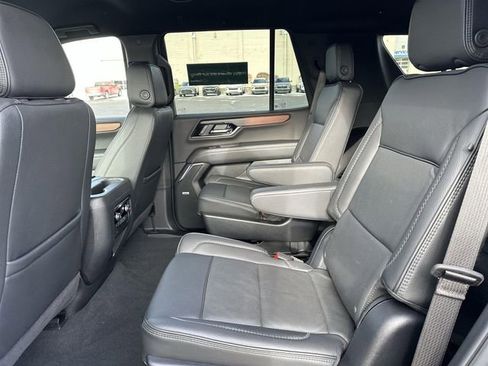 Used 2025 GMC Yukon Denali AWD/4WD image 25