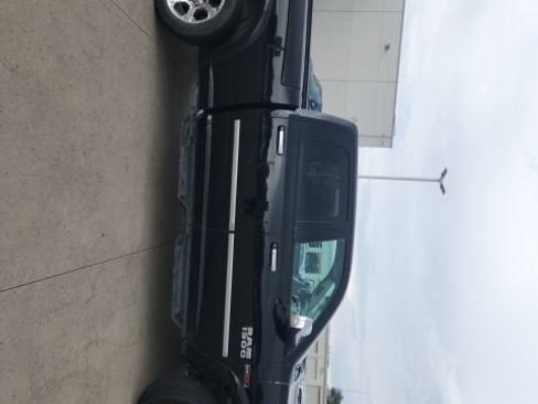 Used 2015 RAM 1500 Laramie w/ Convenience Group AWD/4WD image 4