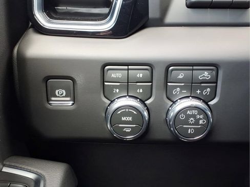 New 2026 GMC Sierra 3500 Denali w/ Technology Package AWD/4WD image 16