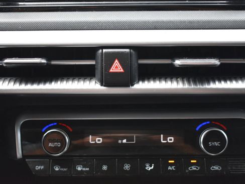 Used 2022 Kia K5 LXS image 21