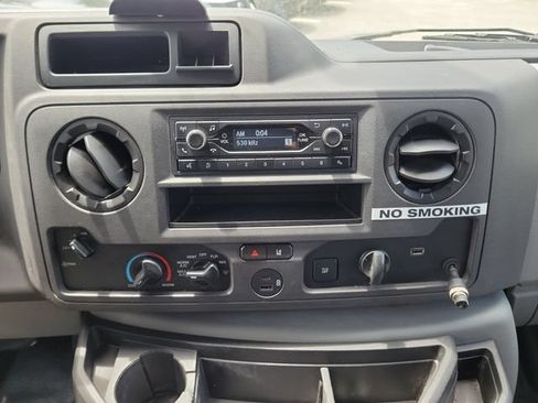 Used 2021 Ford E-450 and Econoline 450 Super Duty RWD image 17