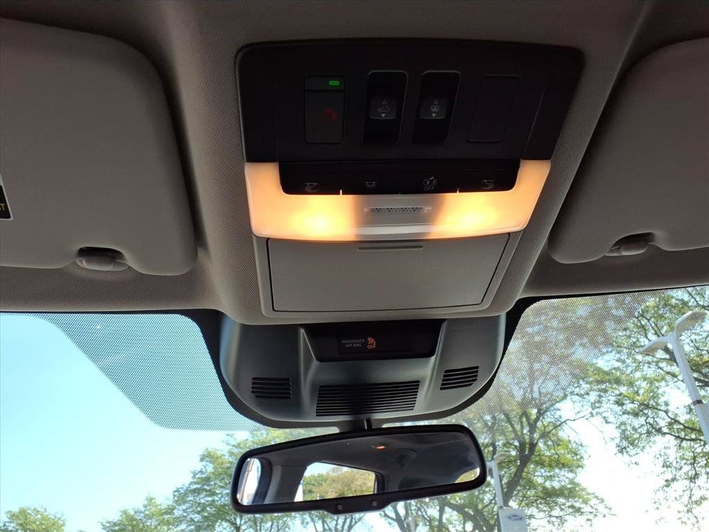 Used 2024 Nissan Rogue Platinum w/ Platinum Premium Package FWD image 23