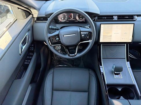 New 2026 Land Rover Range Rover Velar Dynamic SE image 17