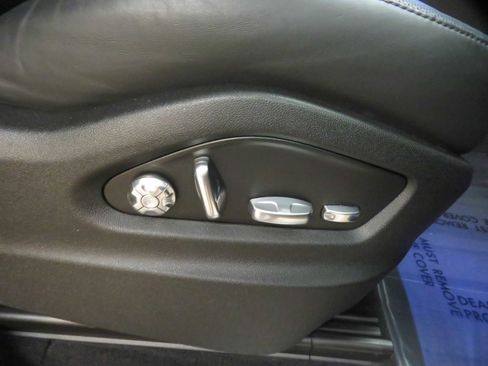 Used 2019 Porsche Cayenne image 26