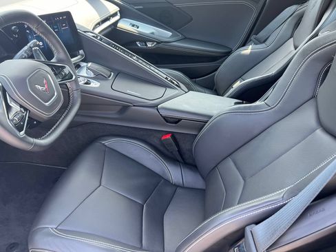 Used 2025 Chevrolet Corvette Stingray Convertible w/ Z51 Performance Package RWD image 11