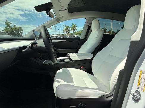 Used 2023 Tesla Model Y Long Range AWD/4WD image 17