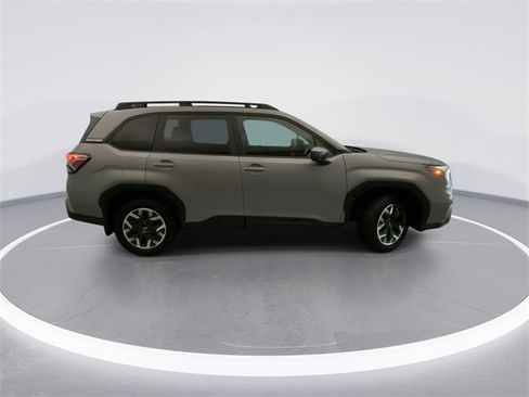 Used 2025 Subaru Forester Premium w/ Convenience Package #1 image 5