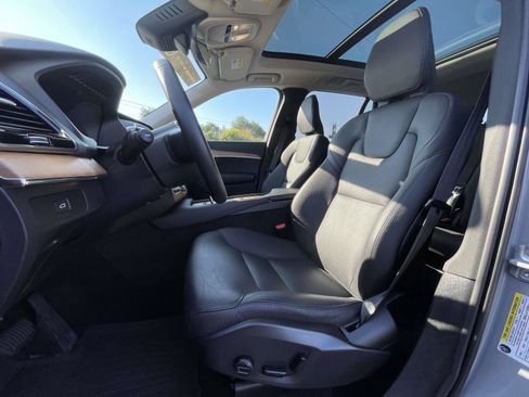 Certified 2024 Volvo XC90 B6 Plus w/ Protection Package Premier AWD/4WD image 18