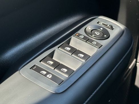 Used 2025 Hyundai Santa Fe Limited image 18