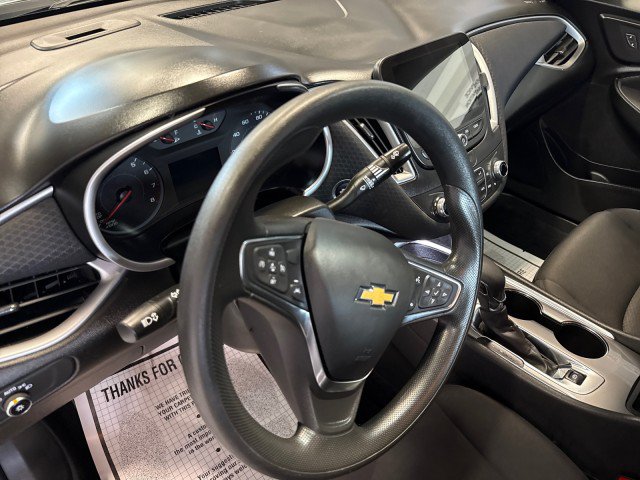 Used 2025 Chevrolet Malibu LT FWD image 17