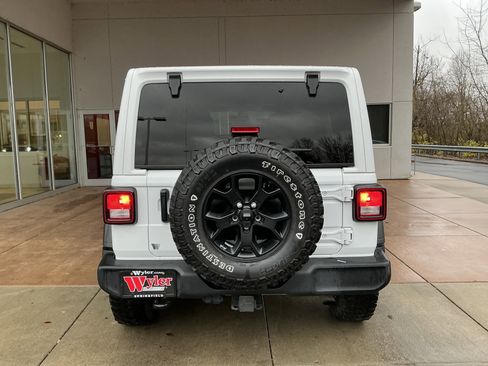 Used 2021 Jeep Wrangler Unlimited Sport image 21