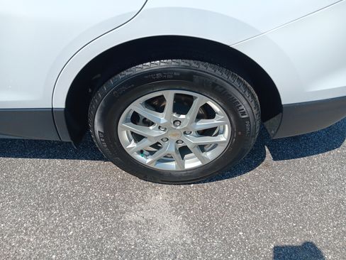 Used 2024 Chevrolet Equinox LS w/ LPO, Floor Liner Package FWD image 4