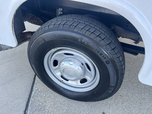 Used 2022 Ford F250 XL w/ Power Equipment Group image 5