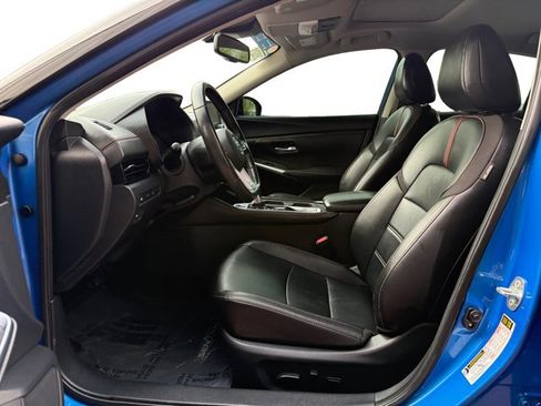 Used 2021 Nissan Sentra SR w/ SR Premium Package FWD image 10