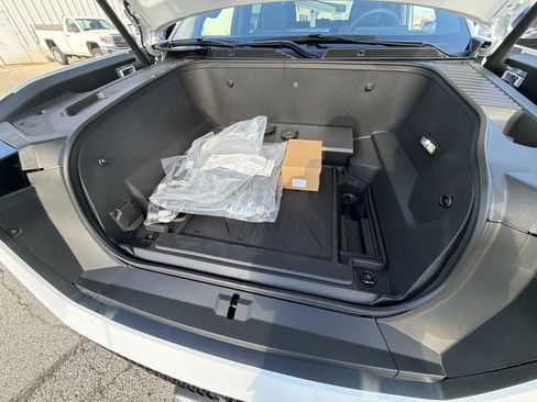 New 2026 GMC Sierra EV Elevation image 27