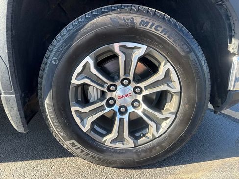 Used 2025 GMC Sierra 1500 SLT AWD/4WD image 3