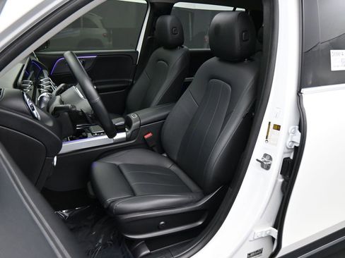 Used 2023 Mercedes-Benz GLB 250 4MATIC image 17