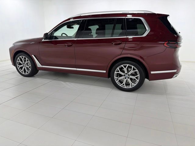 Used 2026 BMW X7 xDrive40i AWD/4WD image 2