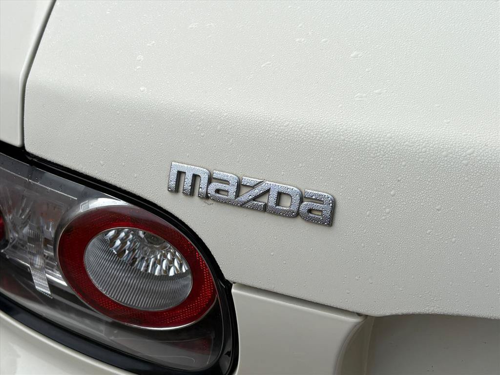 Used 2007 MAZDA MX-5 Miata Grand Touring w/ Premium Pkg RWD image 11