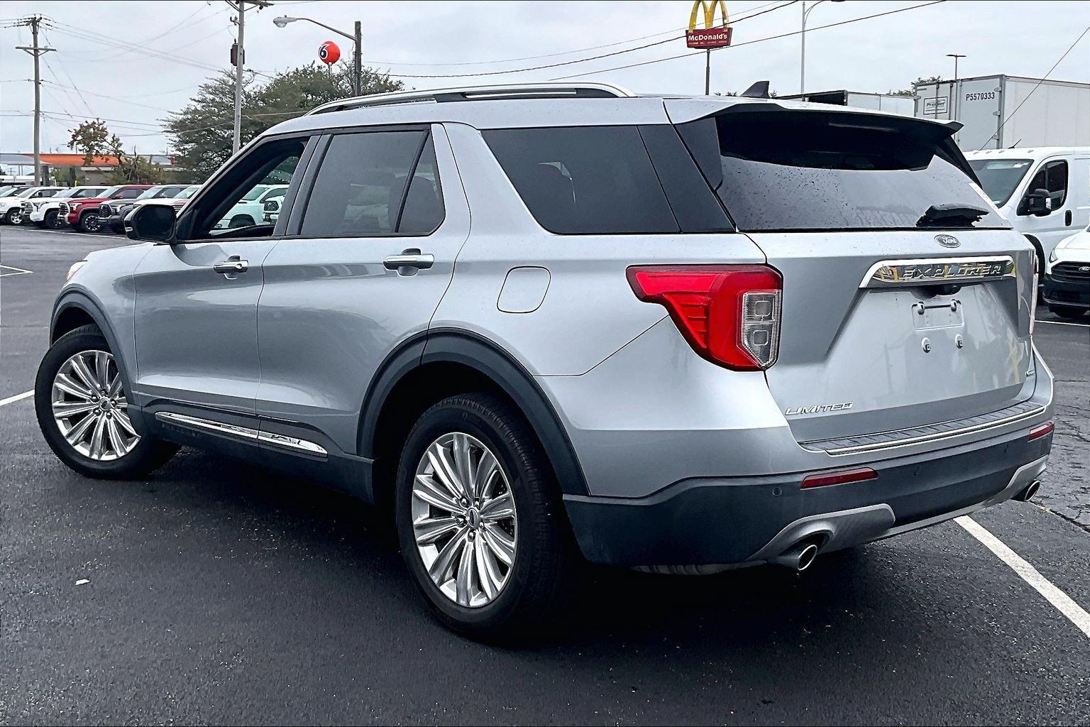 Used 2021 Ford Explorer Limited w/ Hybrid Equipment Group 310A RWD image 6