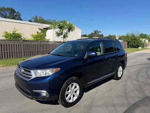 Used 2013 Toyota Highlander SE AWD/4WD image 1