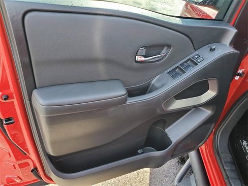 Certified 2024 Nissan Frontier SV w/ Technology Package image 18