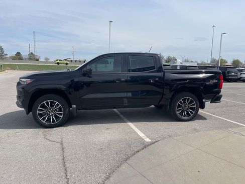 New 2024 Chevrolet Colorado Z71 w/ LPO, Dark Essentials Package image 6